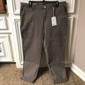 Style & Co Boyfriend Mid-rise Jean Sz 16 NWT